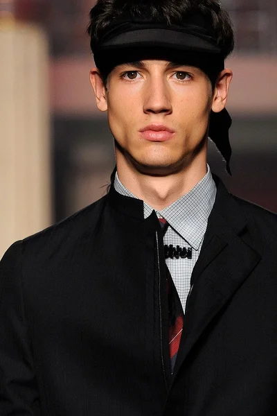 Look 7